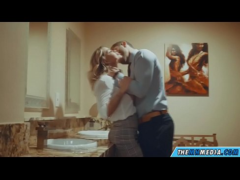 ❤️ Når en barmfagre blondine forfører dig på et offentligt toilet ️❌ Russisk porno at da.tvmarket.top ☑